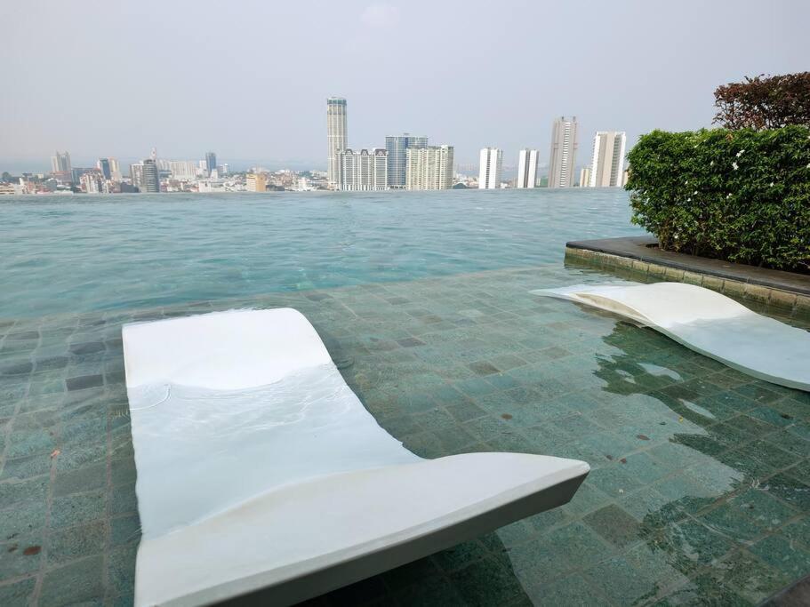 Infinity Pool 2Br Suite 7Pax @Beacon @Georgetown エクステリア 写真