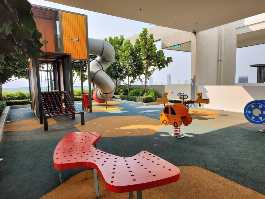 Infinity Pool 2Br Suite 7Pax @Beacon @Georgetown エクステリア 写真